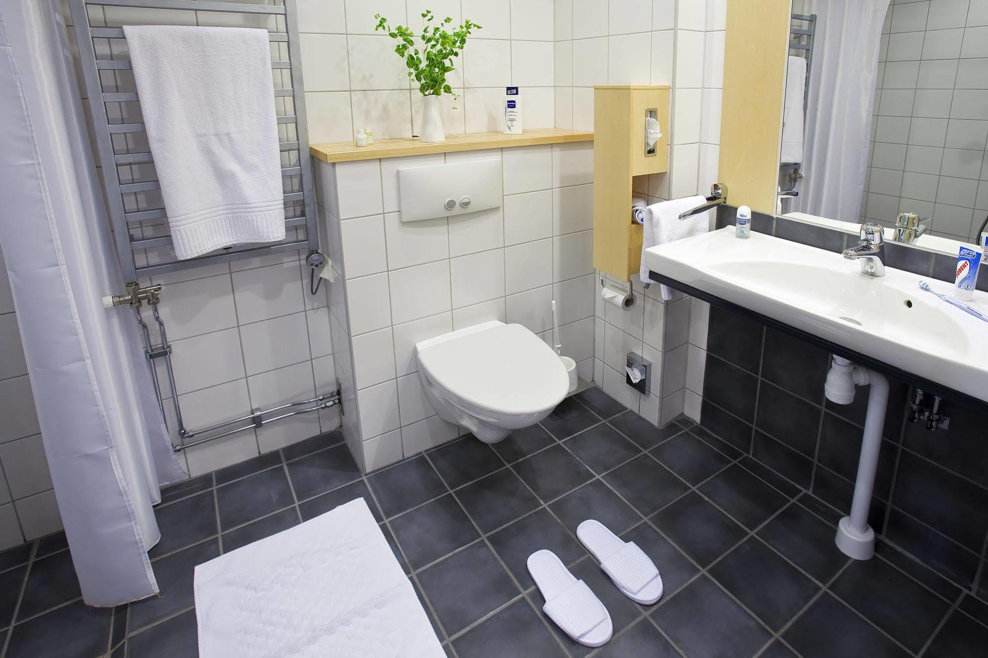 Djurhamn Djuroenaeset Hotell & Konferens מראה חיצוני תמונה